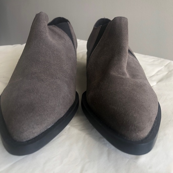 Zara suede ankle shoes. - Picture 4 of 10